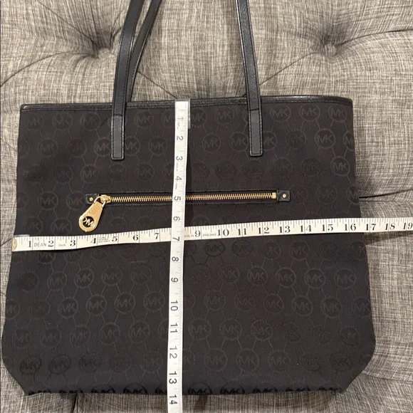 Michael Kors Bennet Black Signature Logo Tote - Picture 17 of 17